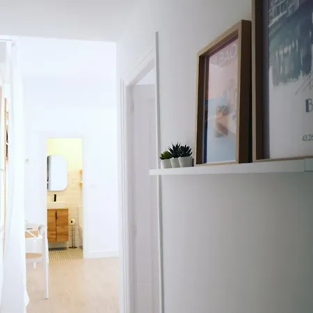Bright And Modern Apartment In Bilbao City Center Esterno foto