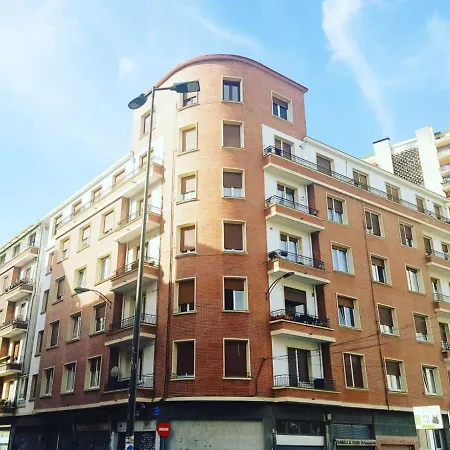 Bright And Modern Apartment In Bilbao City Center Esterno foto